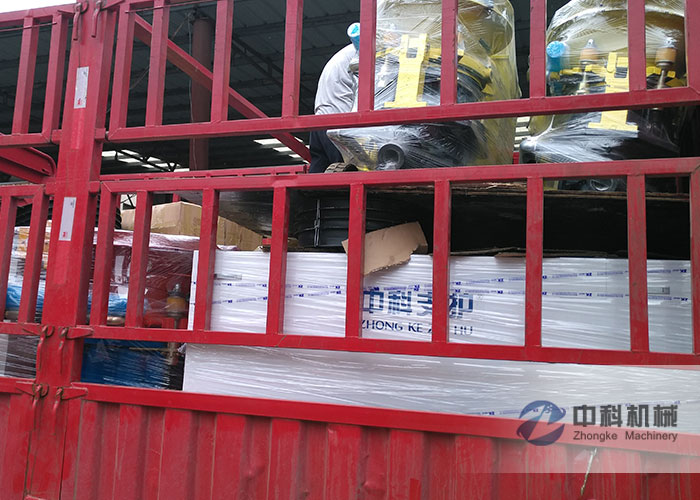 濟南雙液注漿機、PZ系列混凝土噴漿機發(fā)貨現(xiàn)場